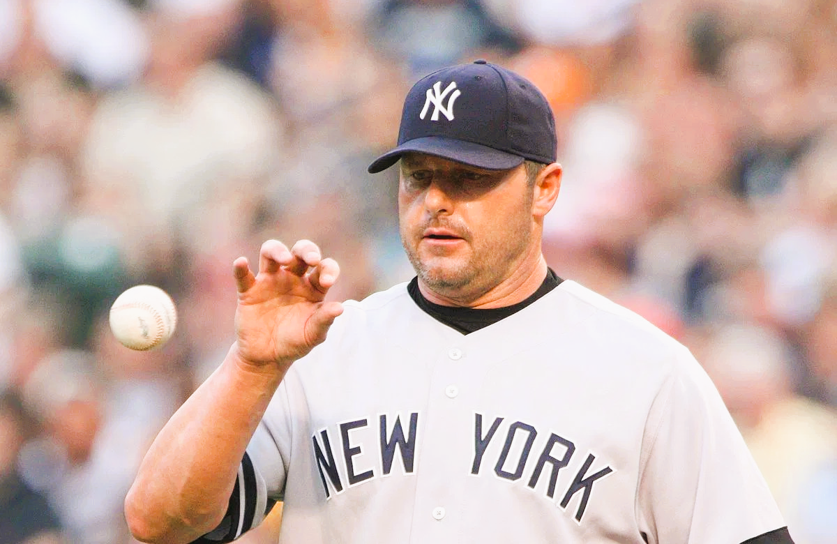 Roger Clemens flirts his arrival to New York Yankees